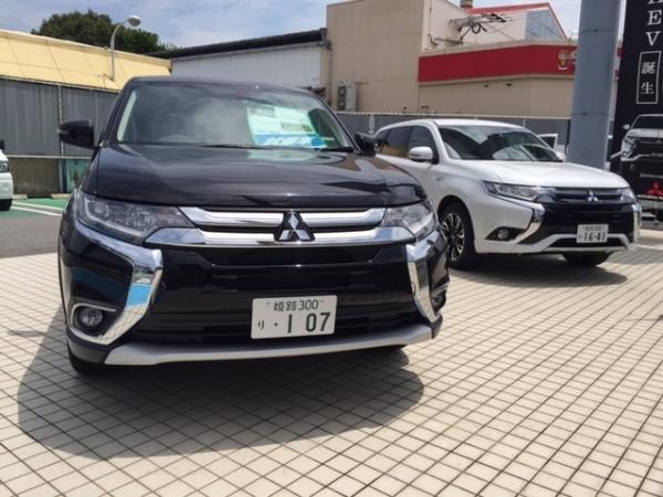 ＮＥＷ ＰＨＥＶ デモカー2.JPG